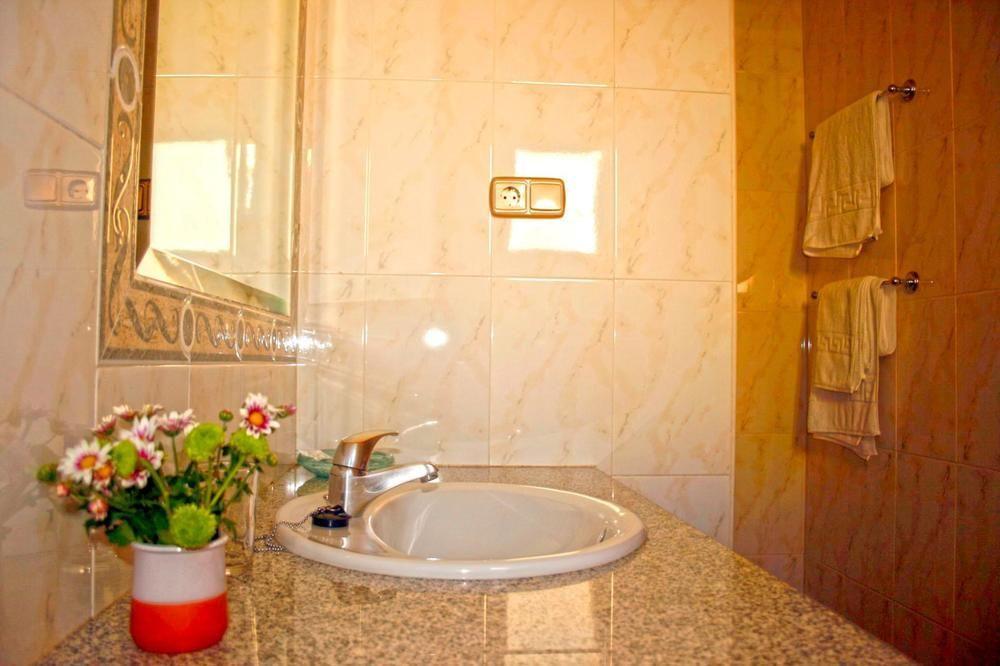 Hostal La Casa De Enfrente Málaga Extérieur photo