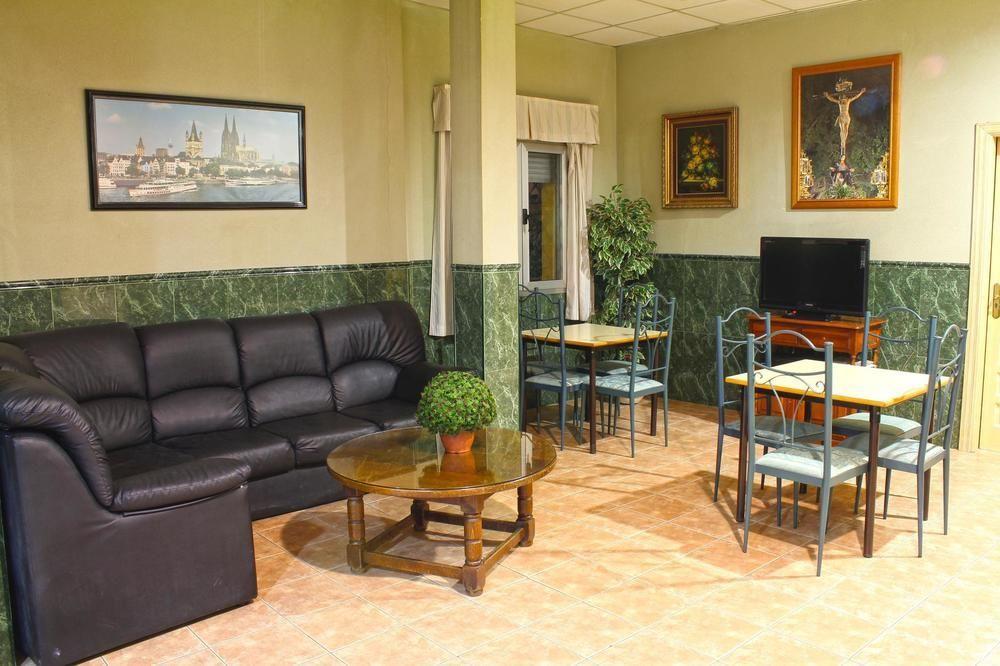 Hostal La Casa De Enfrente Málaga Extérieur photo