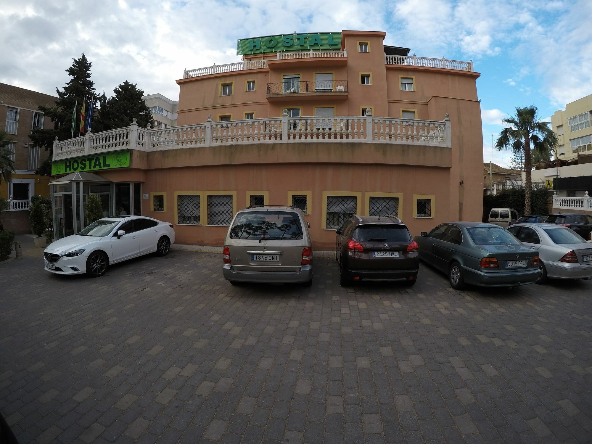 Hostal La Casa De Enfrente Málaga Extérieur photo