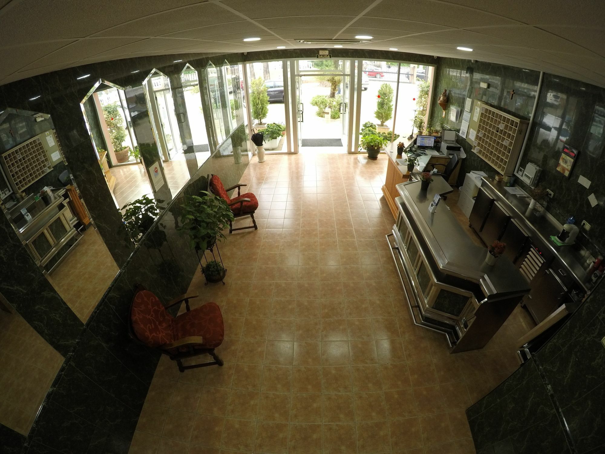 Hostal La Casa De Enfrente Málaga Extérieur photo