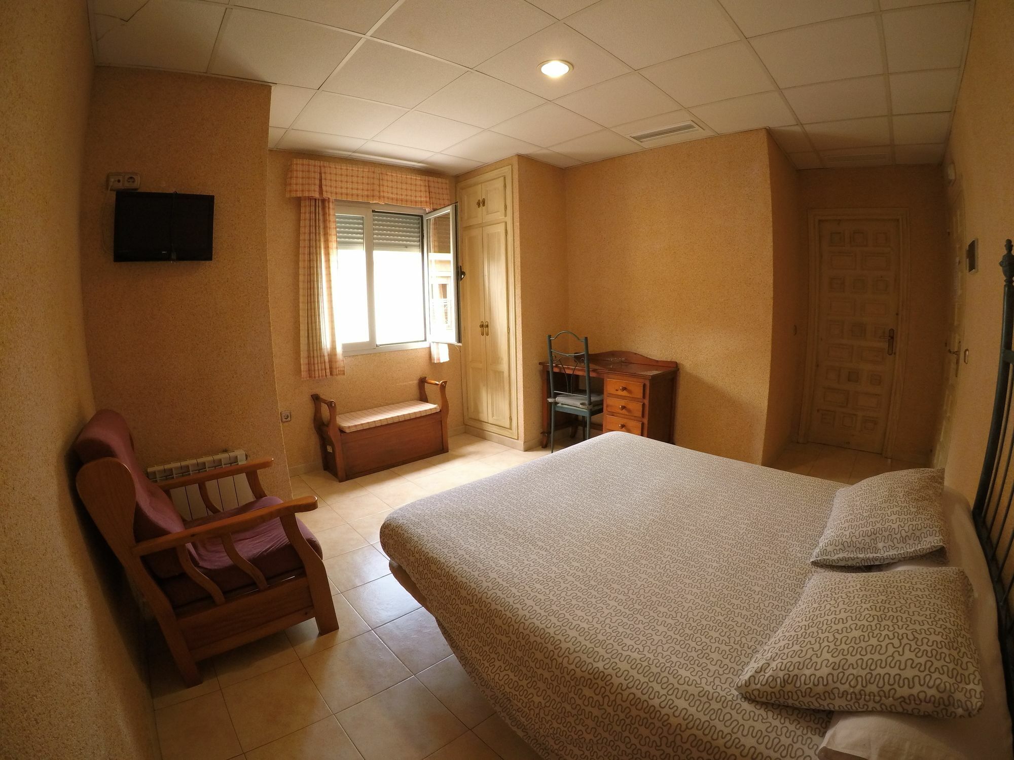 Hostal La Casa De Enfrente Málaga Extérieur photo